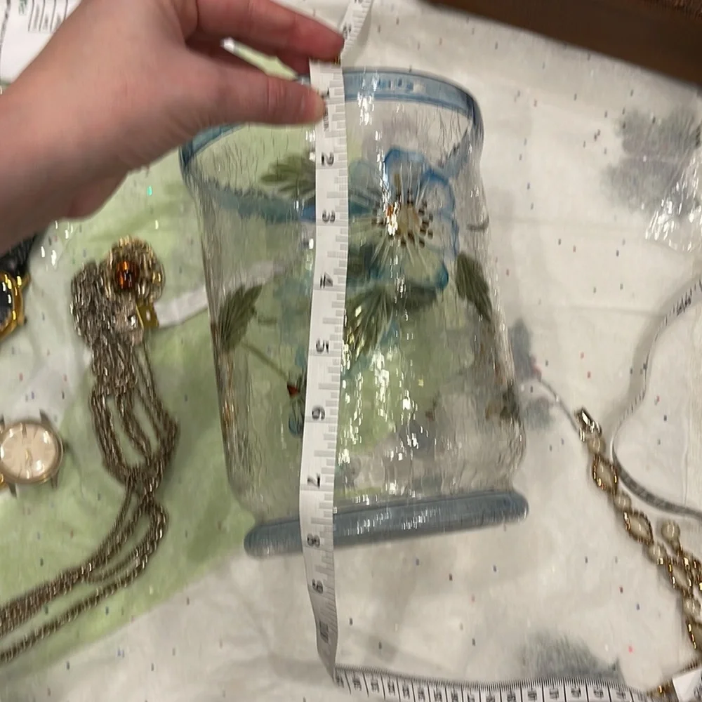Candle vase holder. Crackled glass styling.great a vase for flowers bouquet.